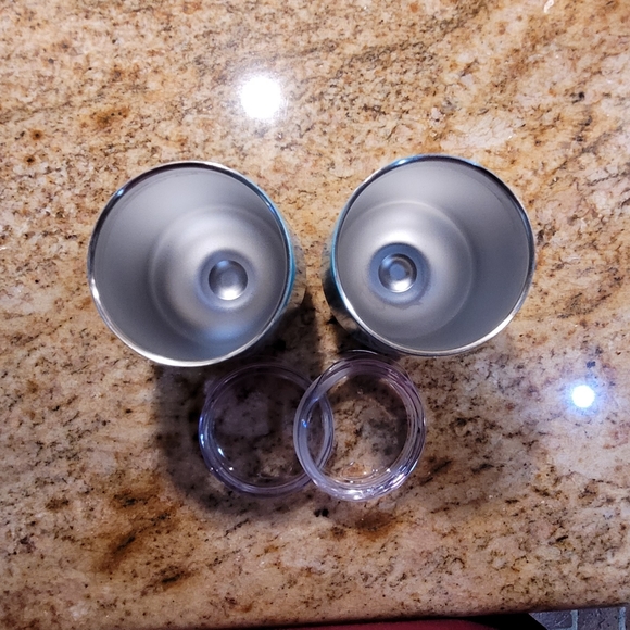 2 Swig Wine Thermal Glasses w Lids - Picture 4 of 4